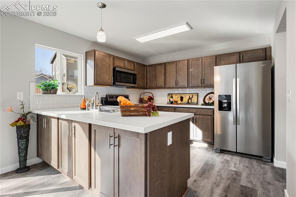 Image 8 of 39: Kitchen