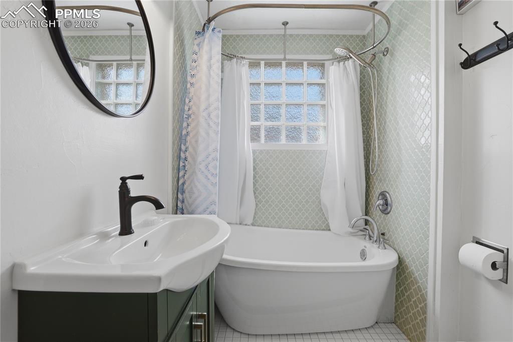 Image 27 of 36: No Description Available