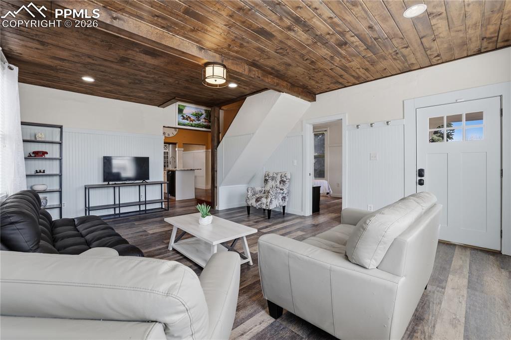 Image 3 of 36: No Description Available