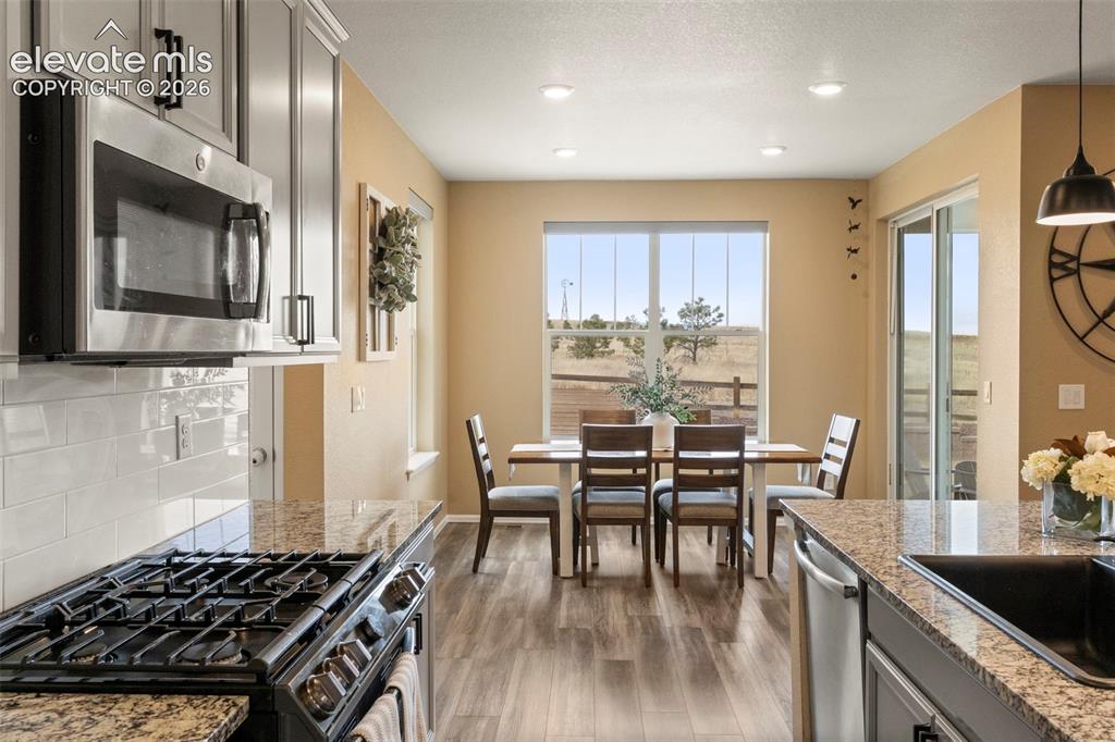 Image 12 of 29: Kitchen