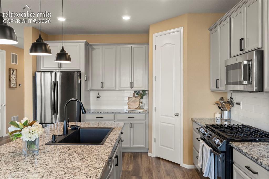 Image 13 of 29: Kitchen
