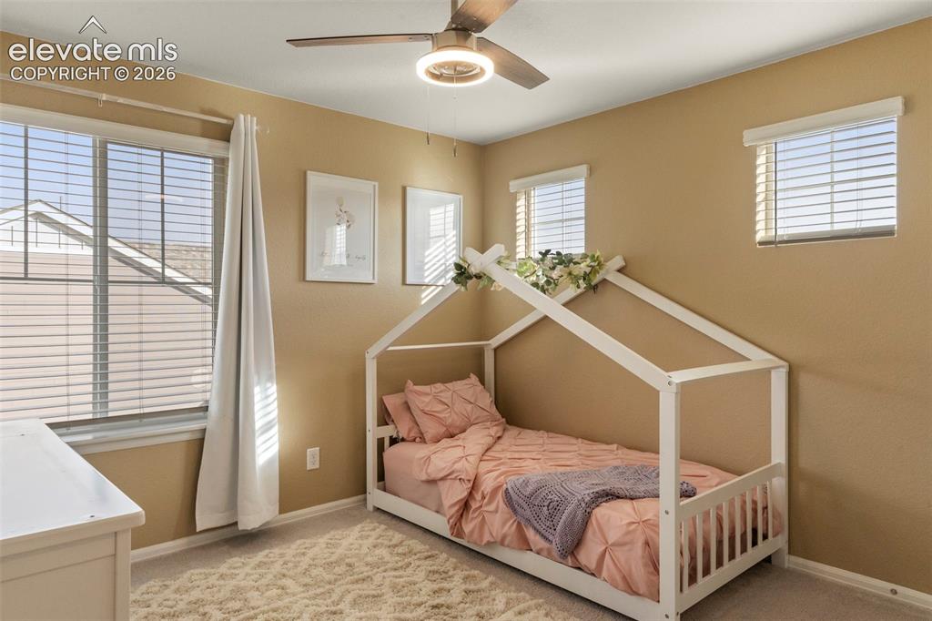 Image 17 of 29: Bedroom