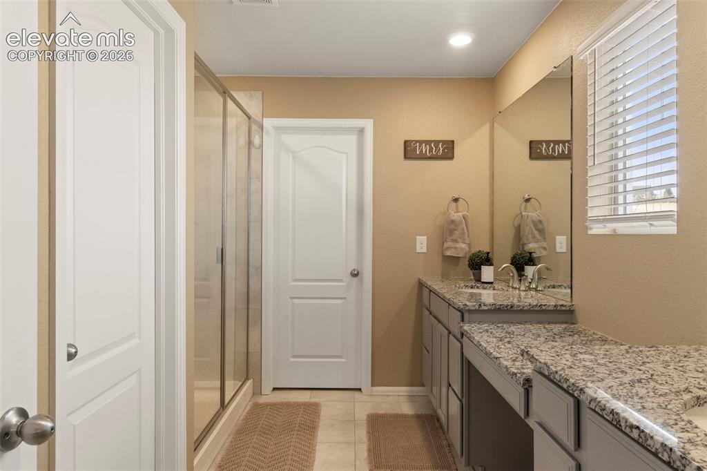 Image 21 of 29: Bathroom