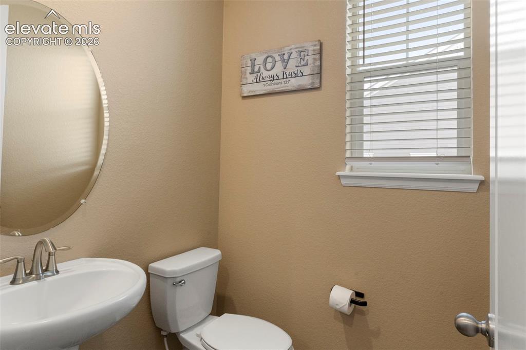 Image 7 of 29: Bathroom