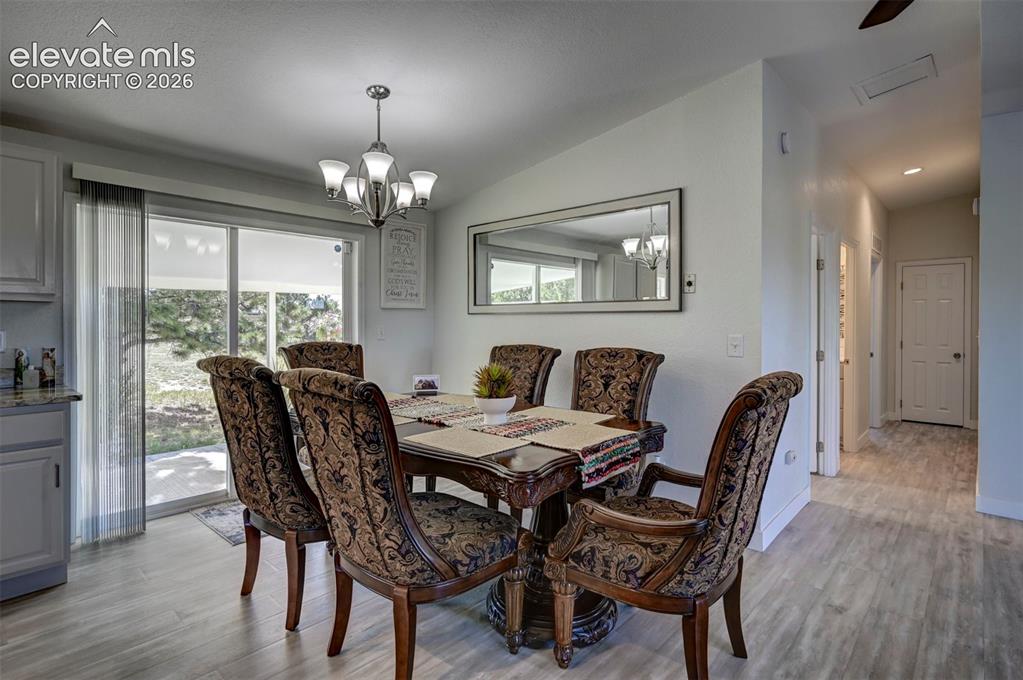 Image 10 of 49: Dining Area