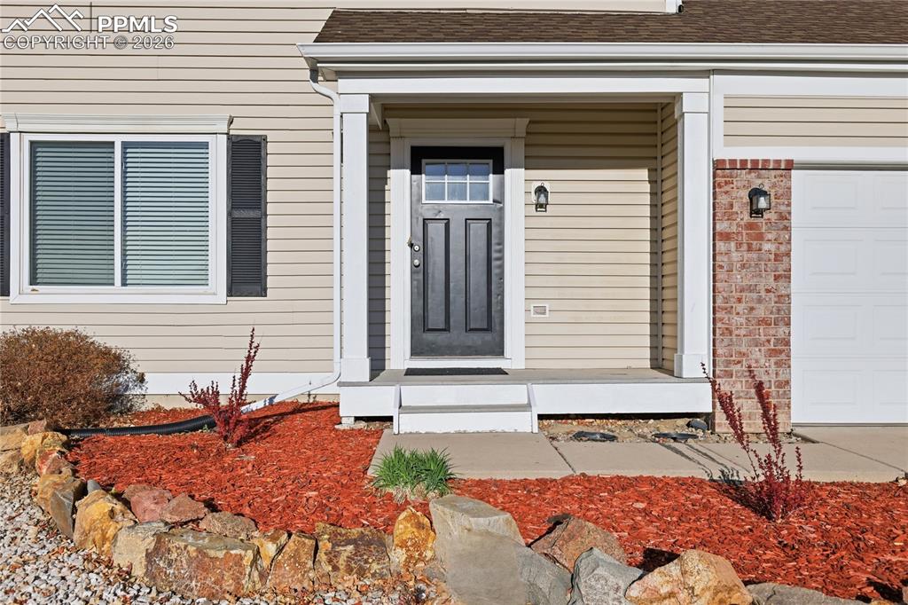 Image 4 of 27: Entry