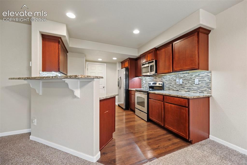 Image 10 of 39: Kitchen