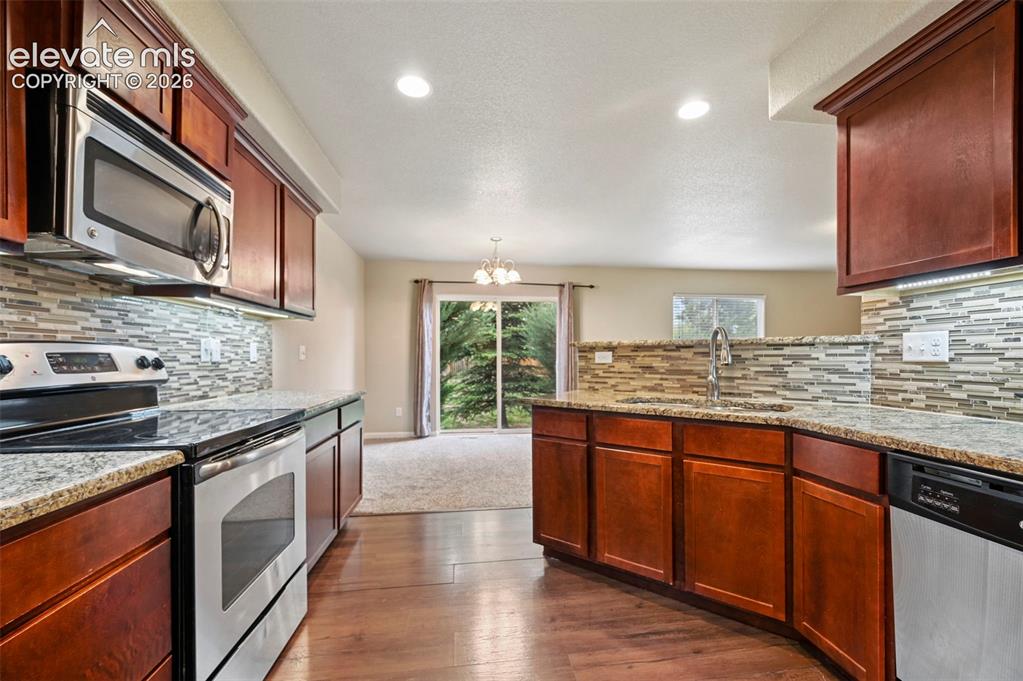 Image 12 of 39: Kitchen