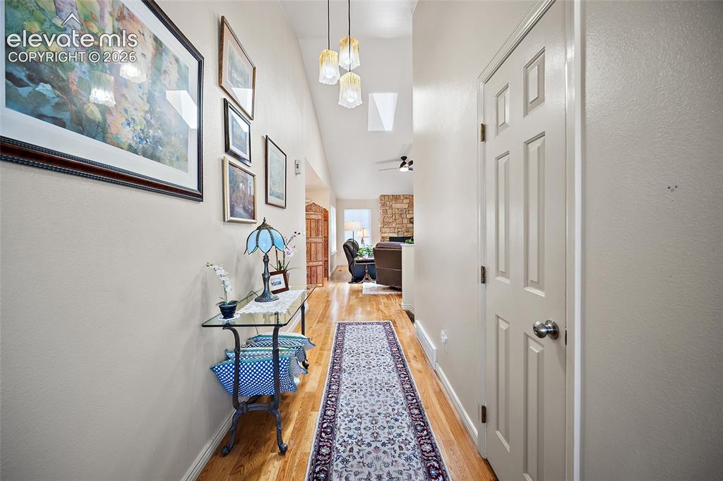 Image 9 of 48: Entry
