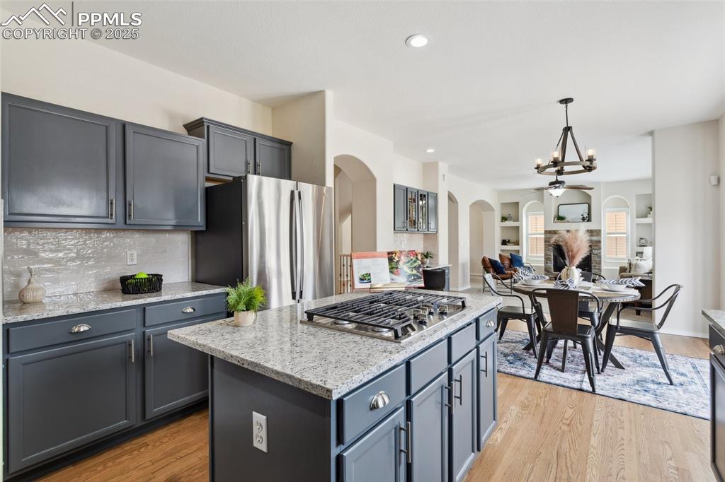 Image 10 of 44: Kitchen