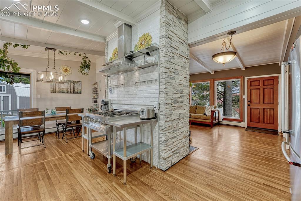 Image 11 of 49: Kitchen