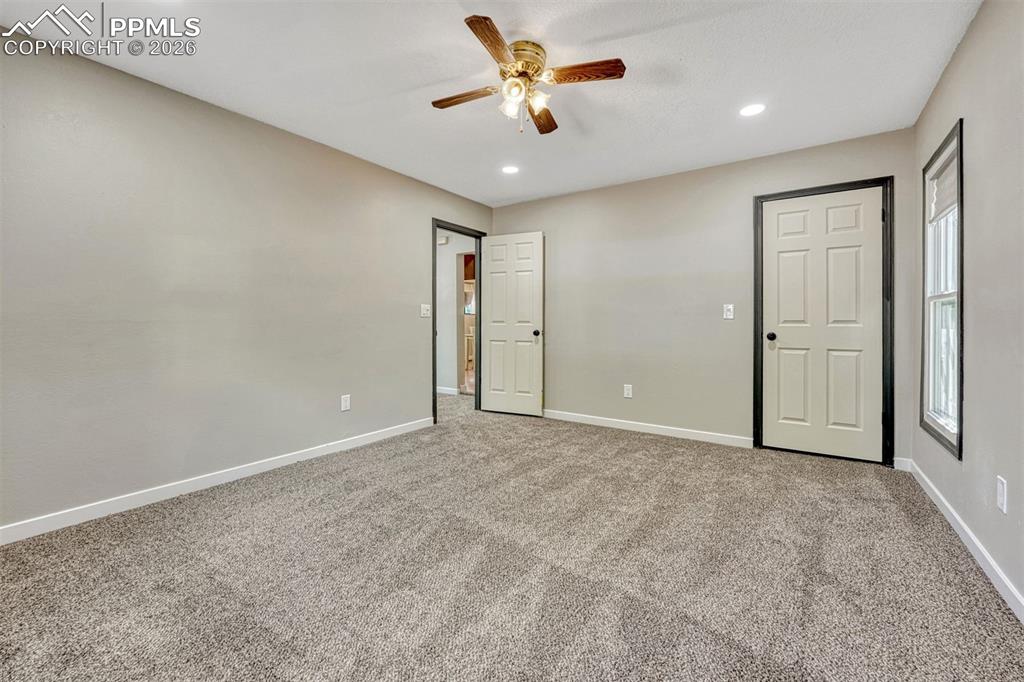 Image 11 of 20: Bedroom