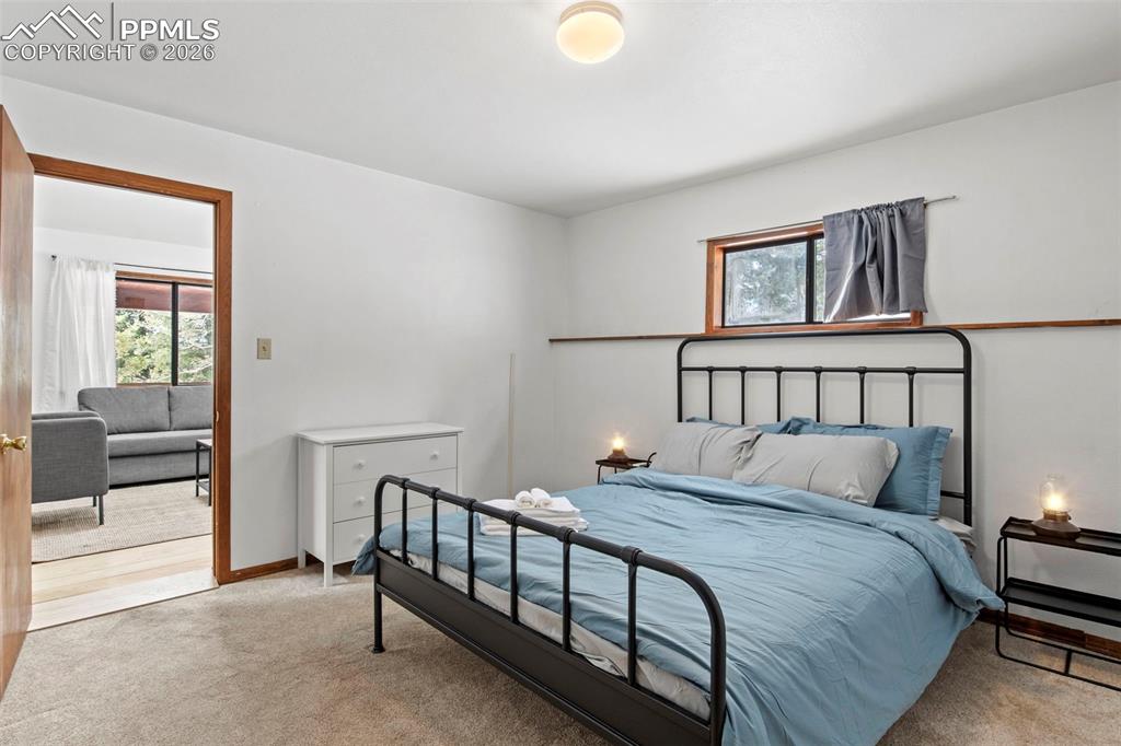 Image 27 of 50: Bedroom