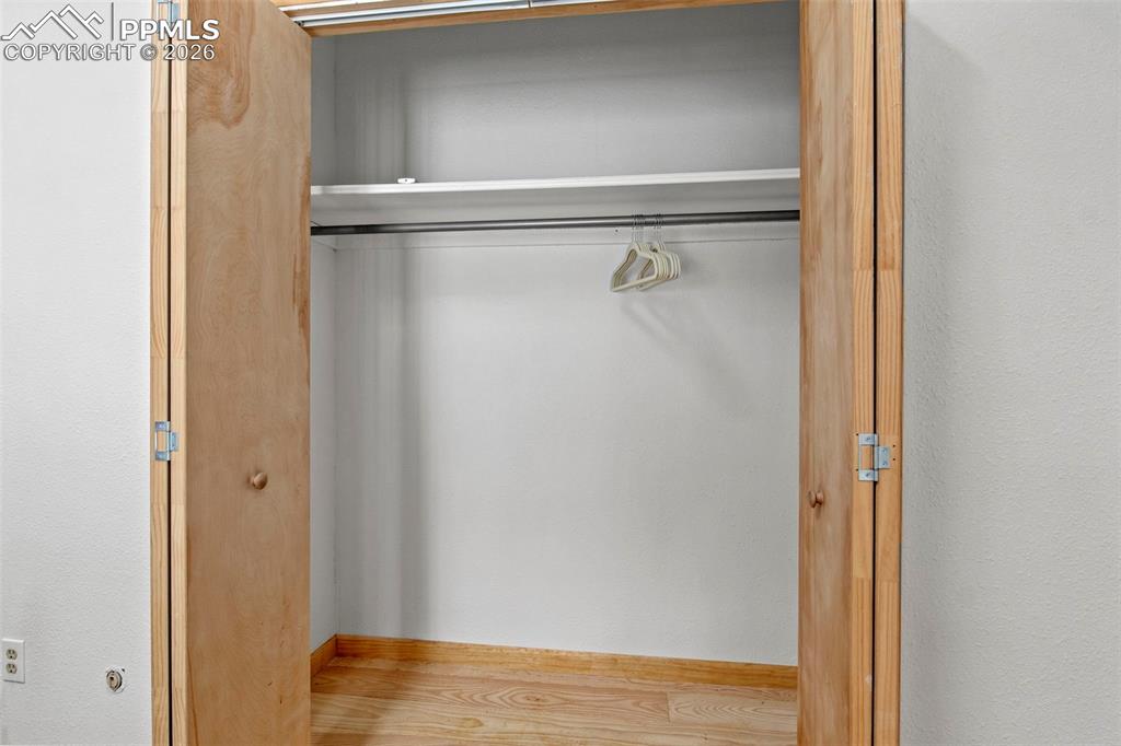 Image 39 of 50: Closet