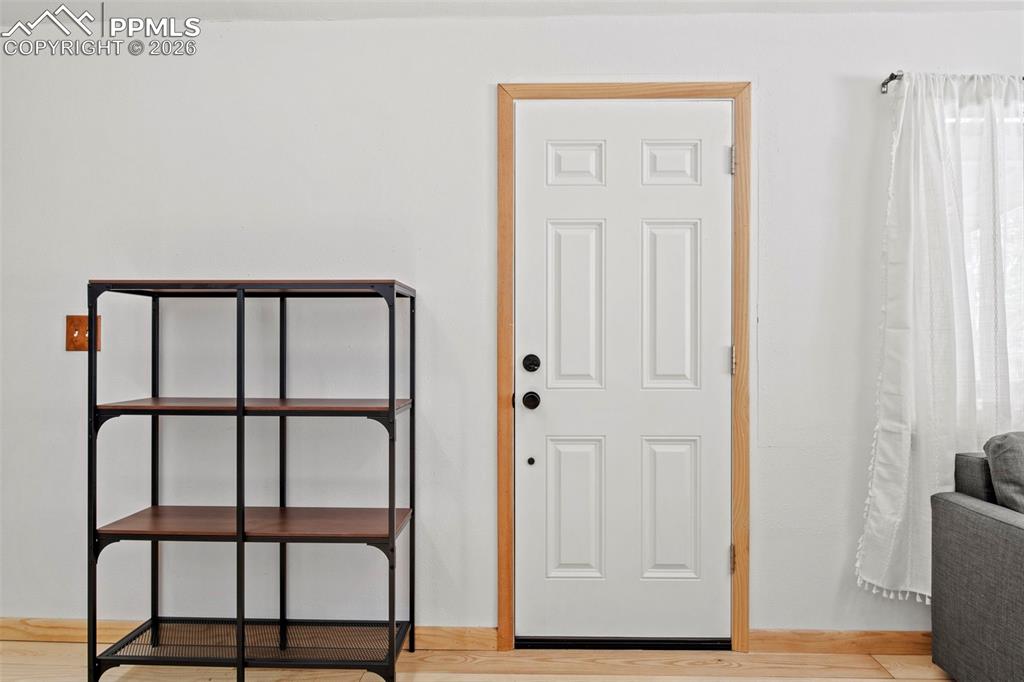 Image 8 of 50: Entry