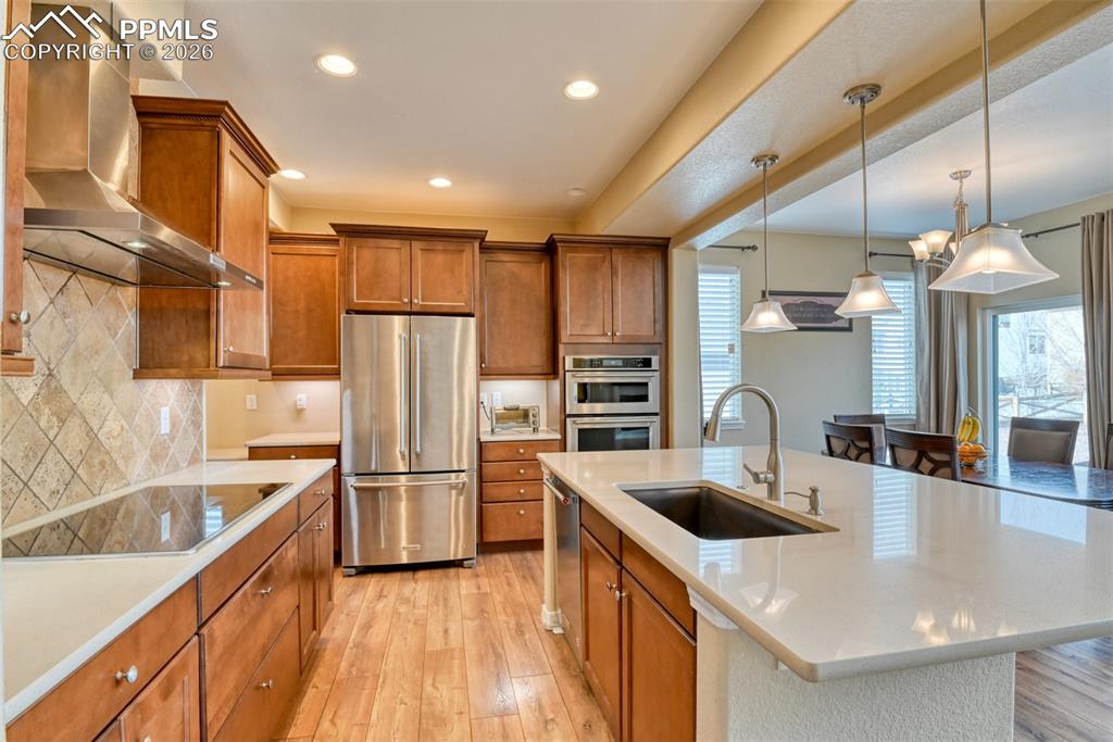 Image 4 of 50: Kitchen