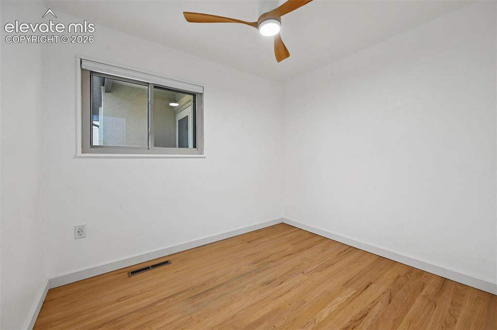 Image 12 of 23: Bedroom