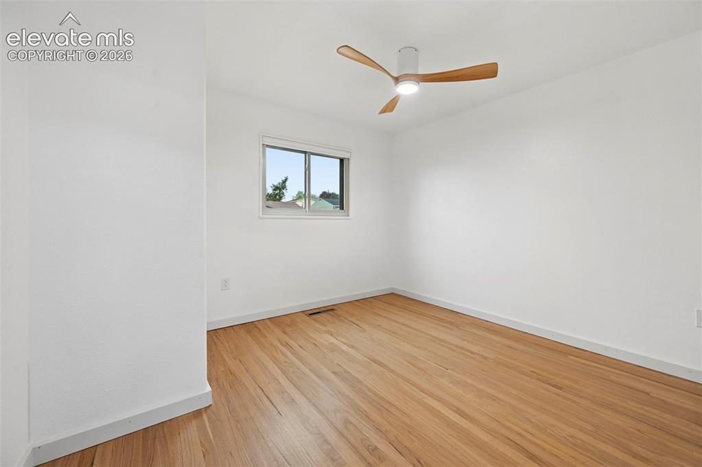 Image 15 of 23: Bedroom