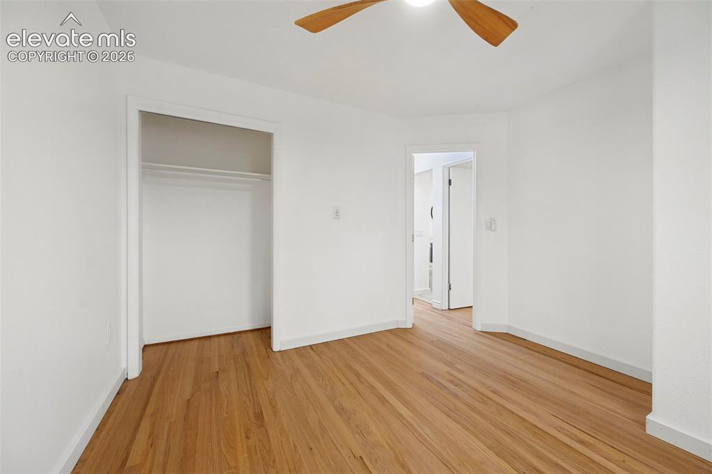 Image 16 of 23: Bedroom