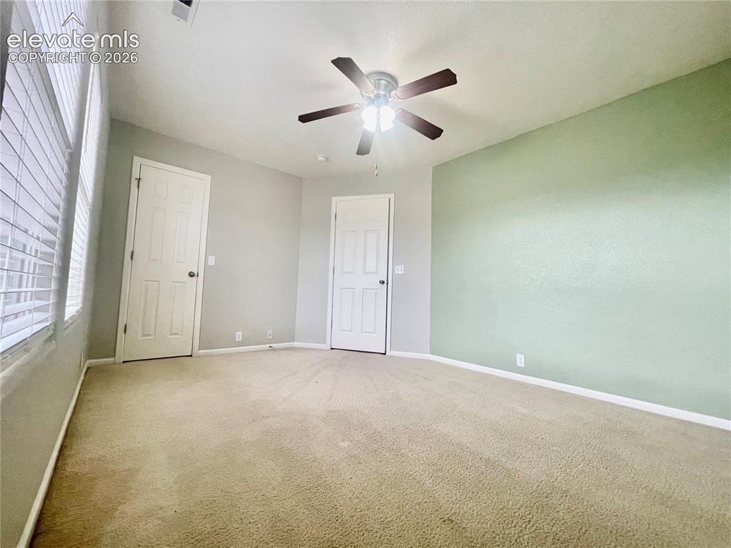 Image 11 of 25: Bedroom