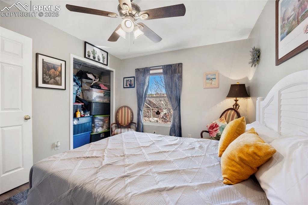 Image 25 of 49: Bedroom