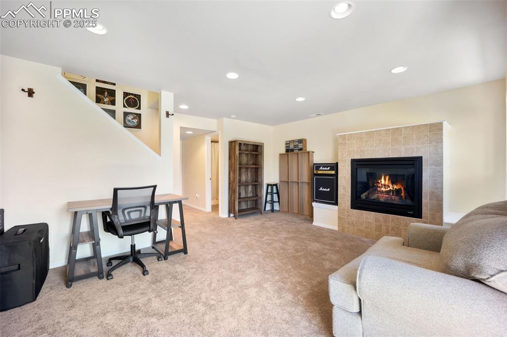 Image 30 of 49: Living Room