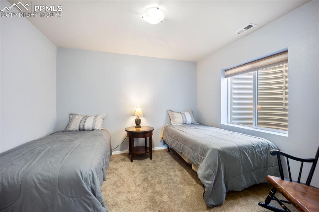 Image 34 of 49: Bedroom