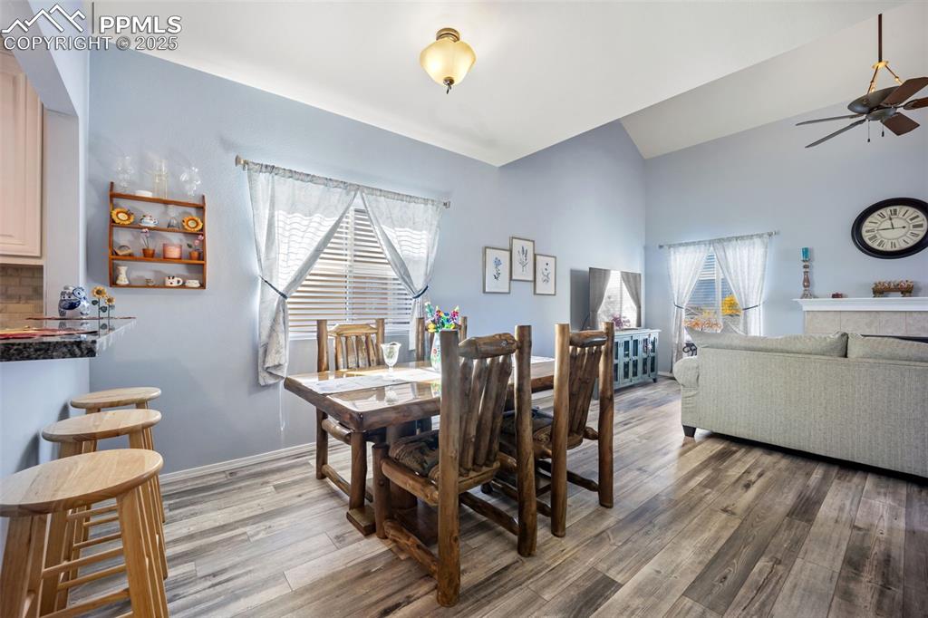 Image 6 of 49: Dining Area