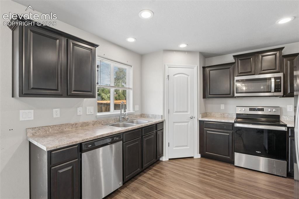 Image 6 of 16: Kitchen