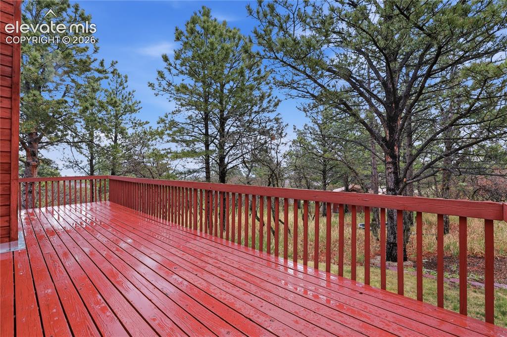 Image 46 of 50: Deck
