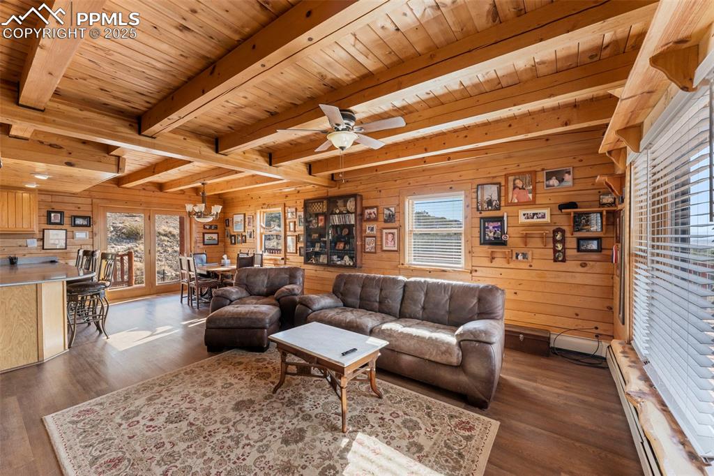 Image 4 of 37: Living Room
