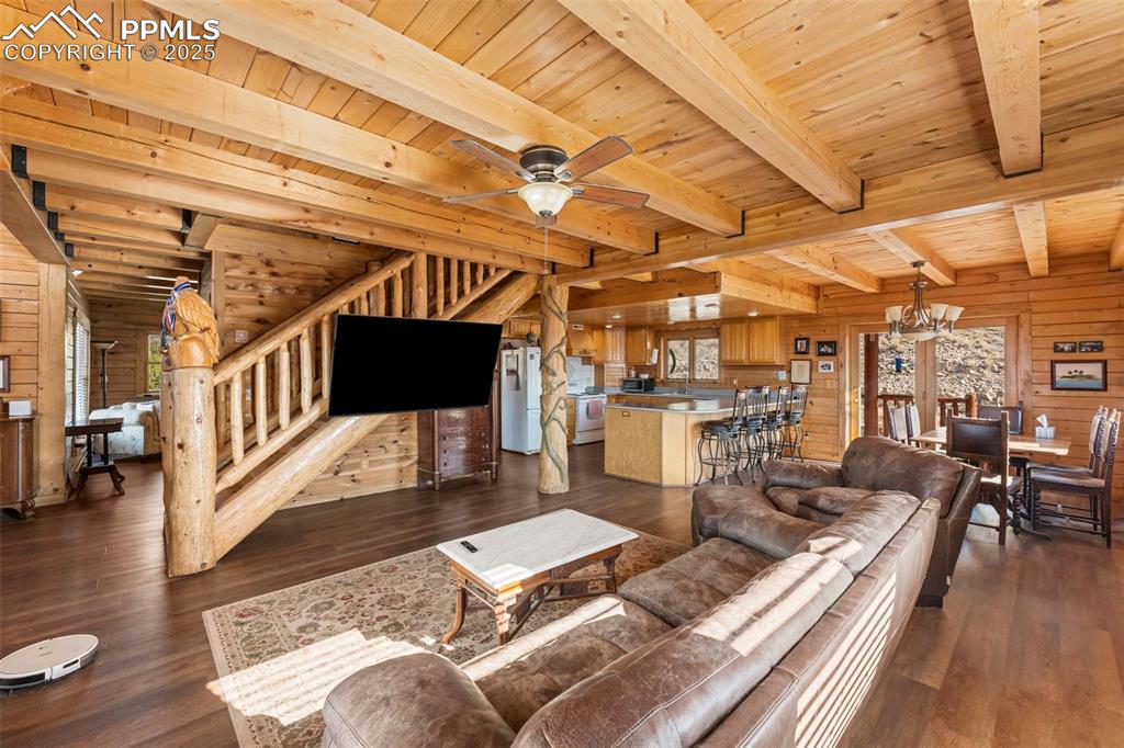 Image 5 of 37: Living Room