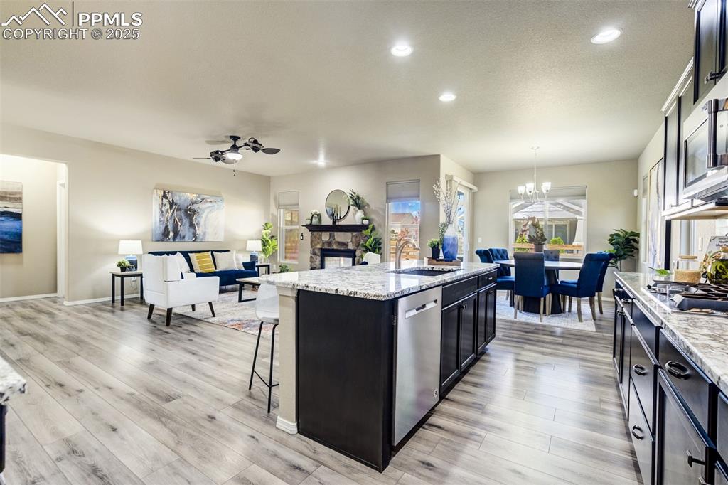 Image 11 of 41: Kitchen