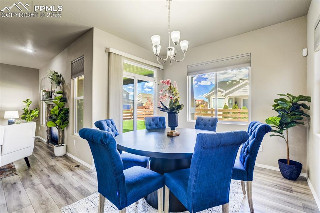 Image 13 of 41: Dining Area