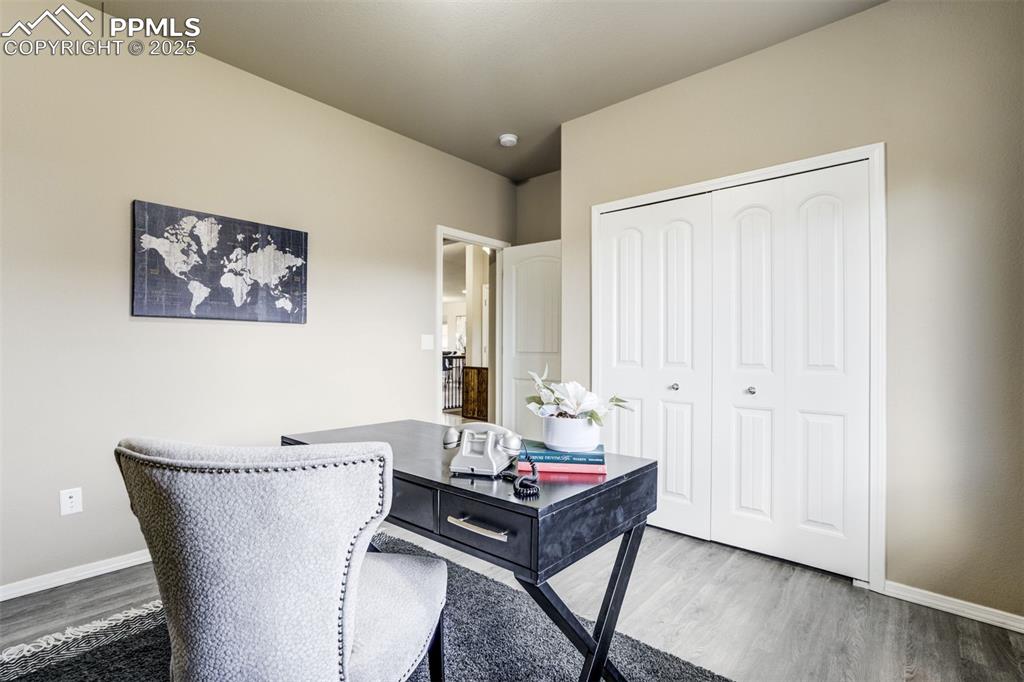 Image 23 of 41: Office