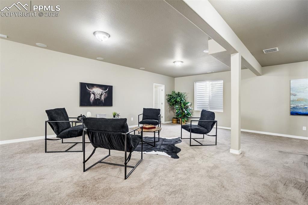 Image 30 of 41: Sitting Room