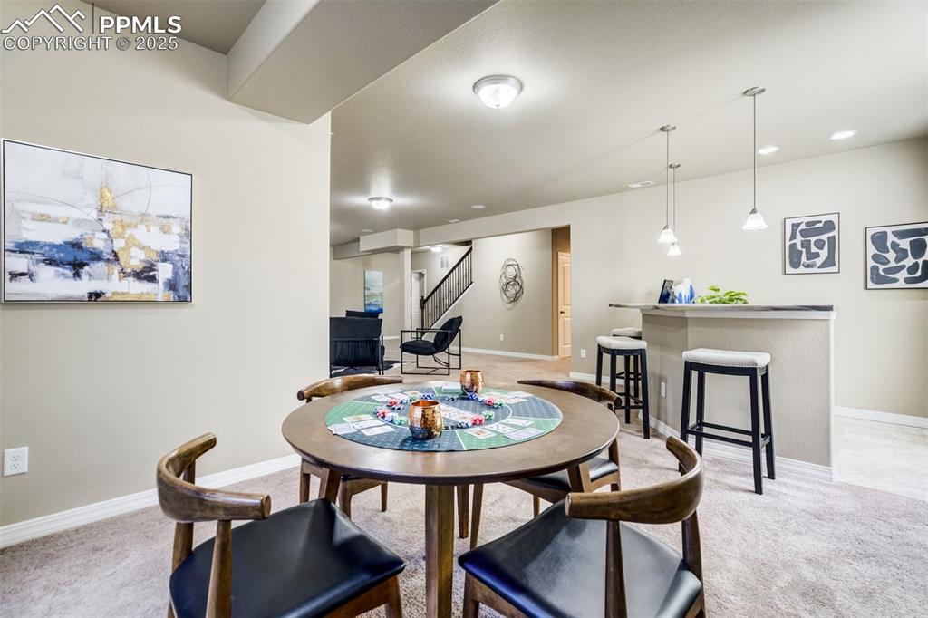 Image 31 of 41: Dining Area