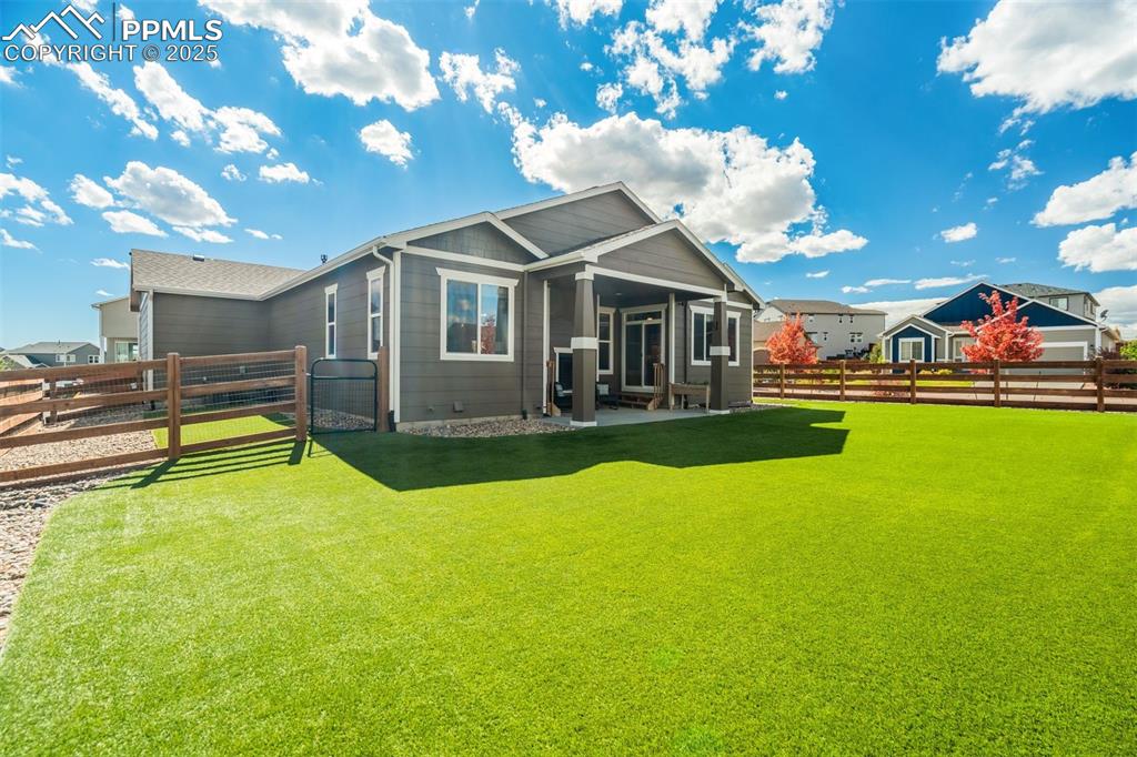 Image 39 of 41: Back of Structure