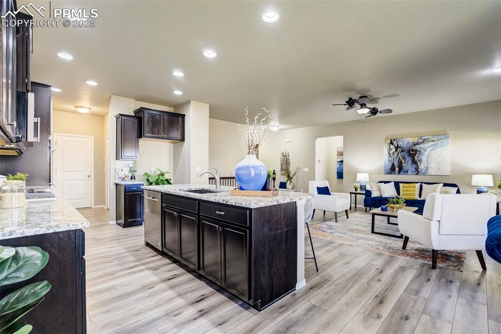 Image 7 of 41: Kitchen