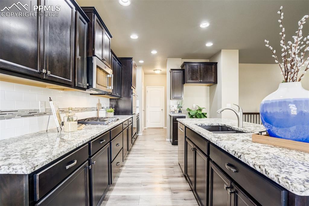 Image 8 of 41: Kitchen