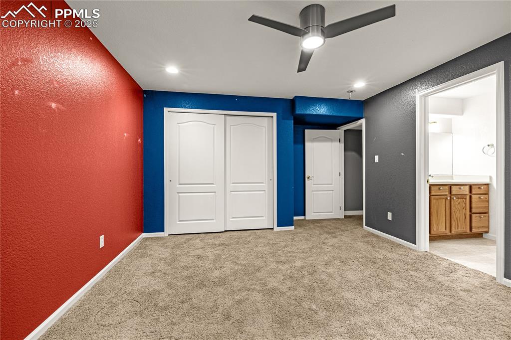 Image 41 of 50: Bedroom