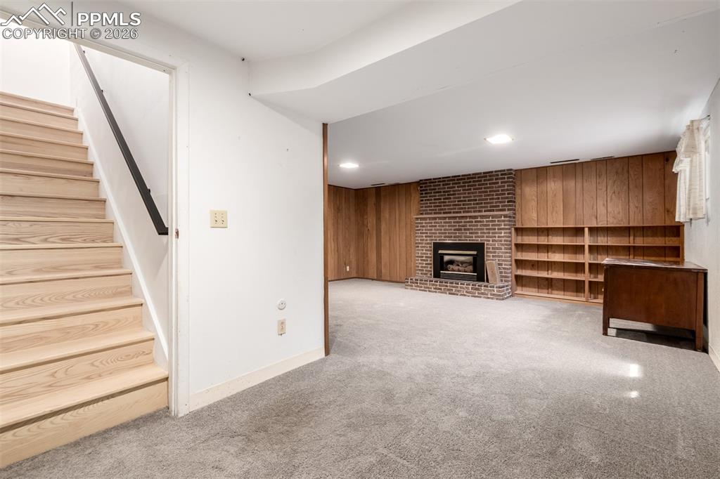 Image 25 of 38: Living Room