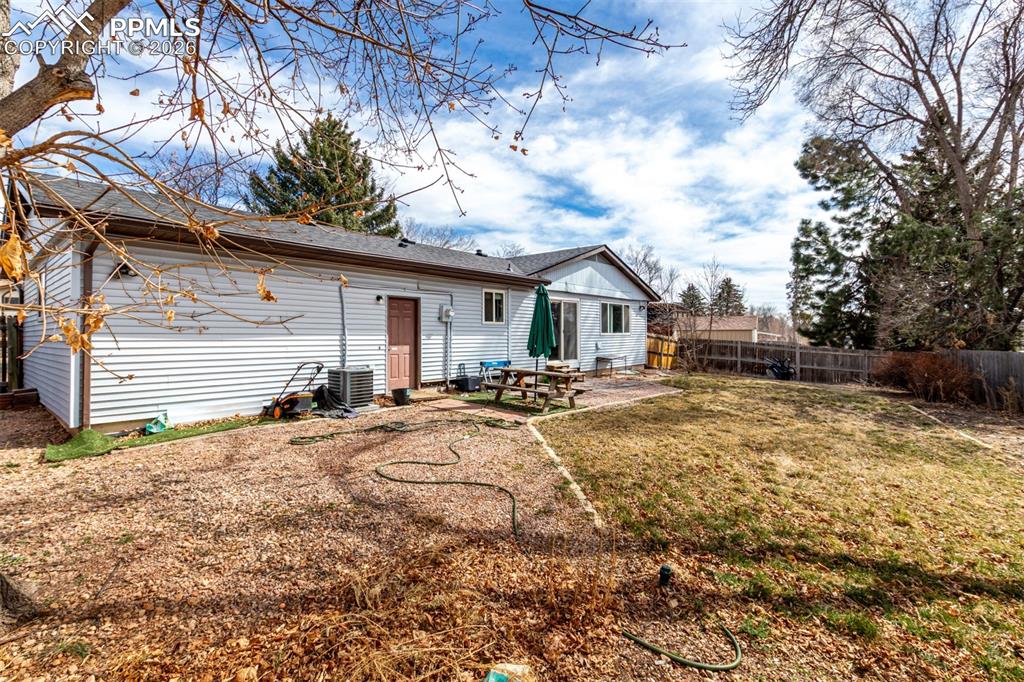 Image 38 of 38: Back of Structure