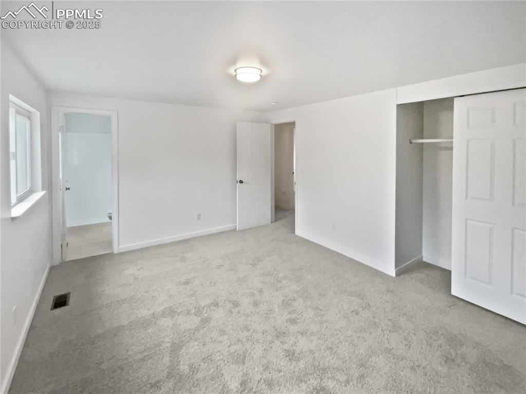 Image 5 of 22: Bedroom