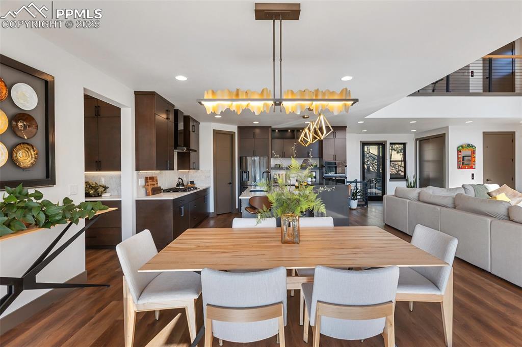 Image 12 of 48: Dining Area