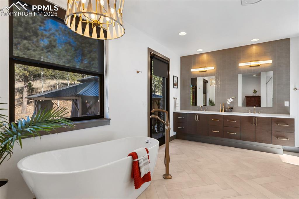 Image 19 of 48: Master Bathroom