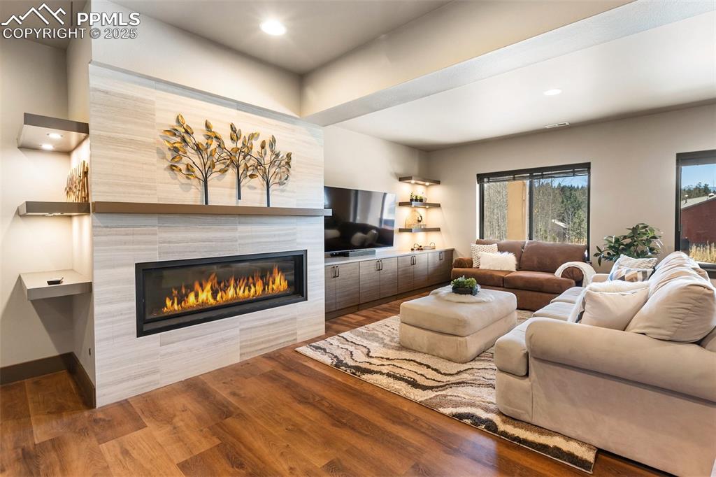 Image 27 of 48: Family Room