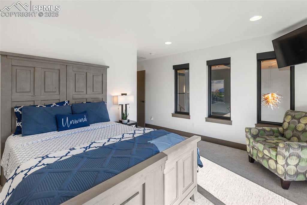 Image 36 of 48: Bedroom