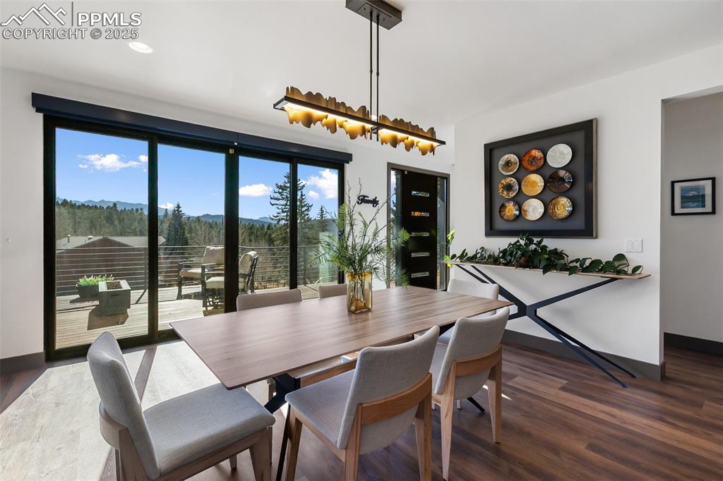 Image 41 of 48: Dining Area