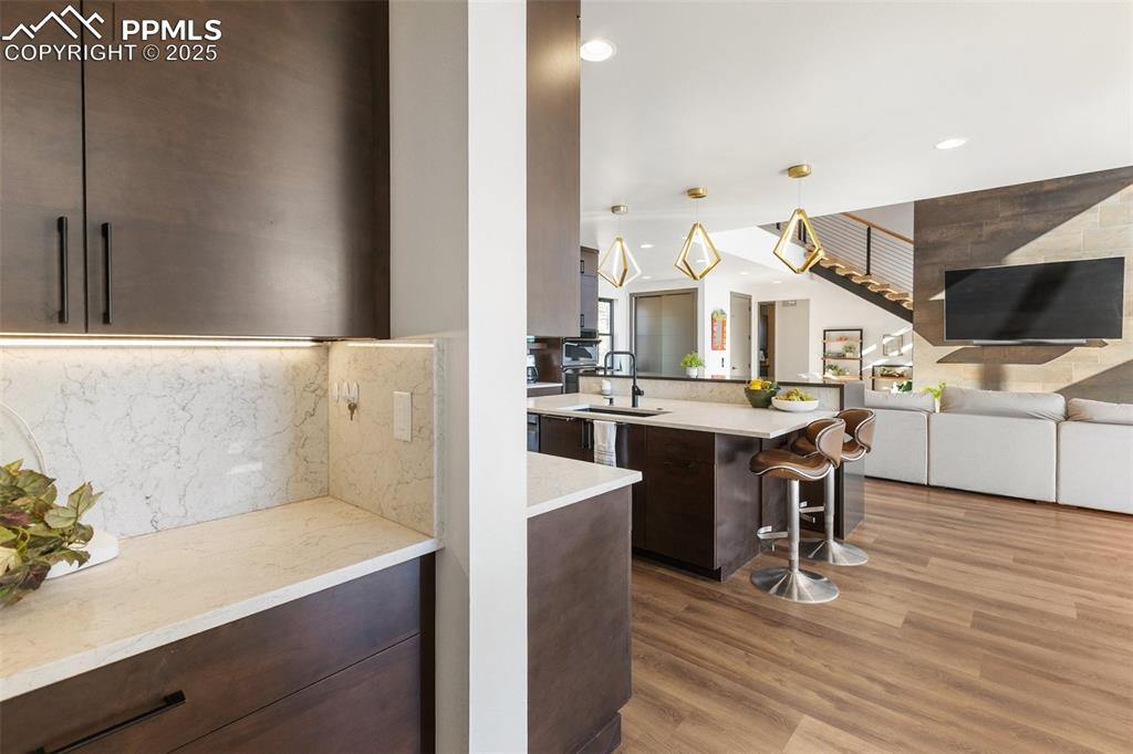 Image 43 of 48: Kitchen